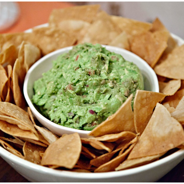 A Pretty Pink Christmas Cocktail Party 